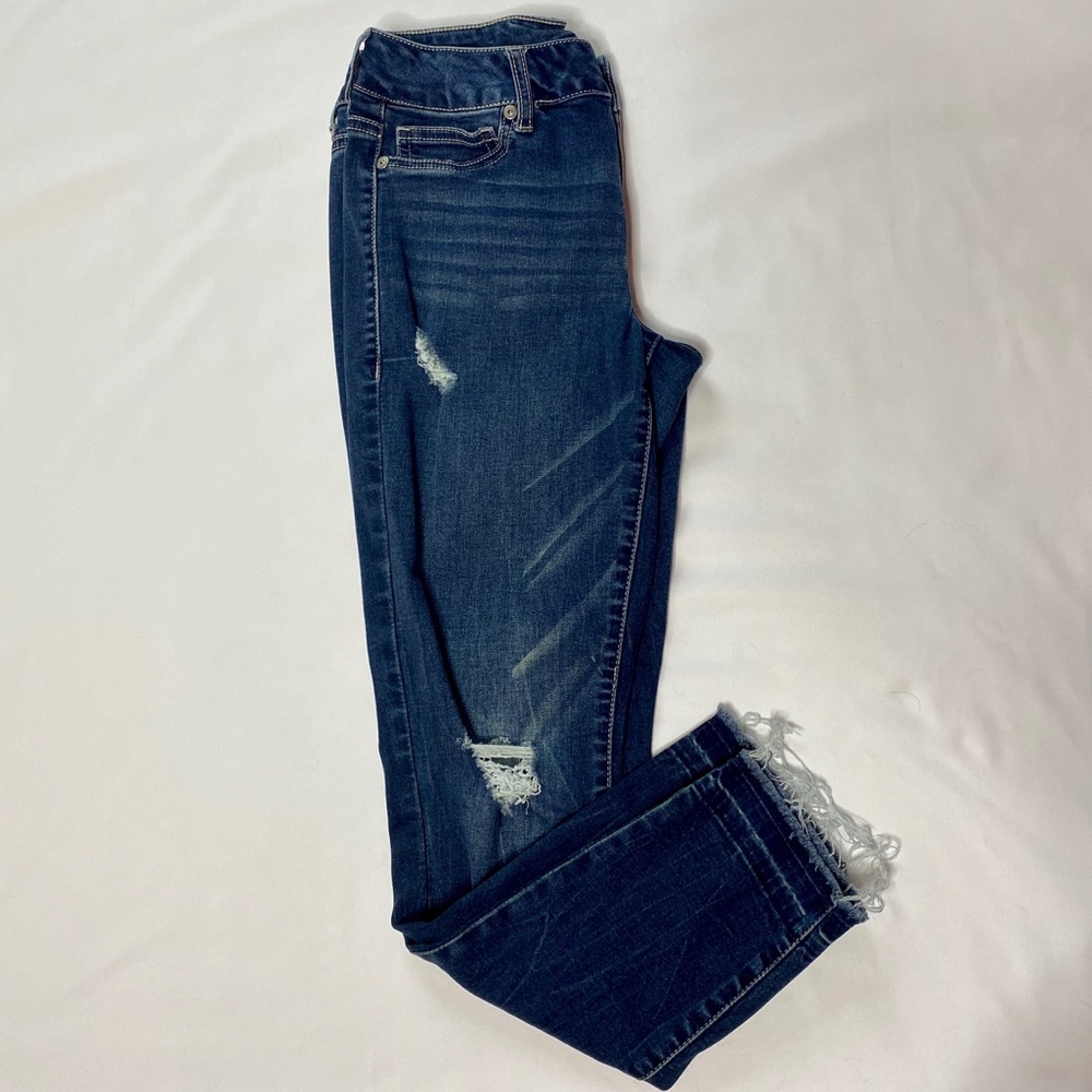Cropped Distressed Jean